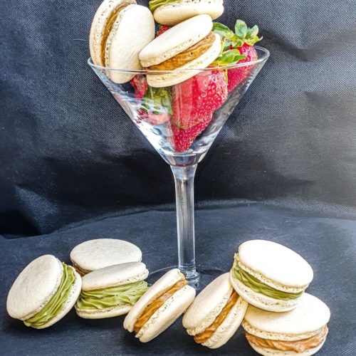 Vegan Recipes Cacao-Shamaness Vegan Macarons with White Chocolate Matcha Ganache and Lotus Buttercream