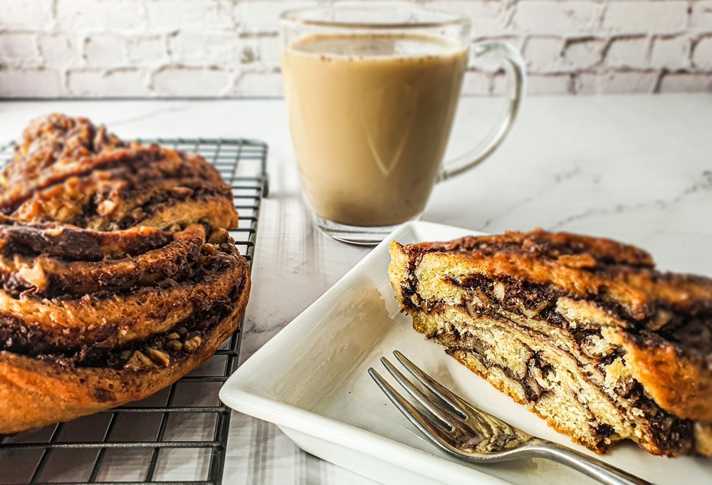 Vegan Recipes Cacao-Shamaness Vegan Babka with Vegan Nutella and Walnuts