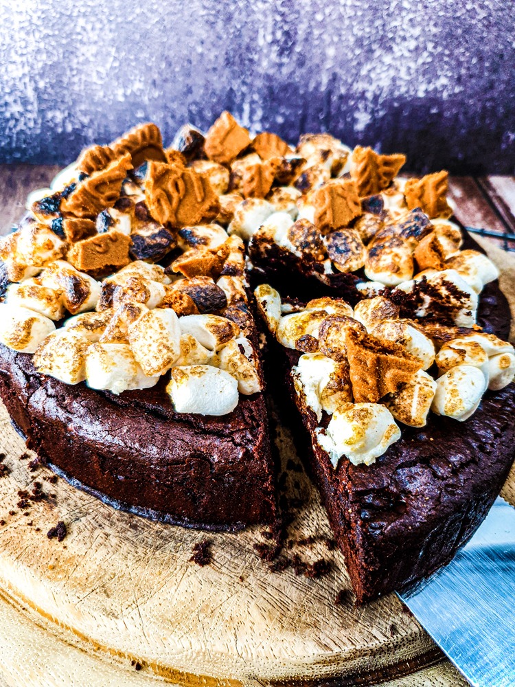 Vegan Recipes Cacao-Shamaness Vegan Brownie S'mores Cake.